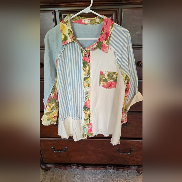 NEW POL Floral Patchwork Button-Up Shirt - Picture 1 of 5